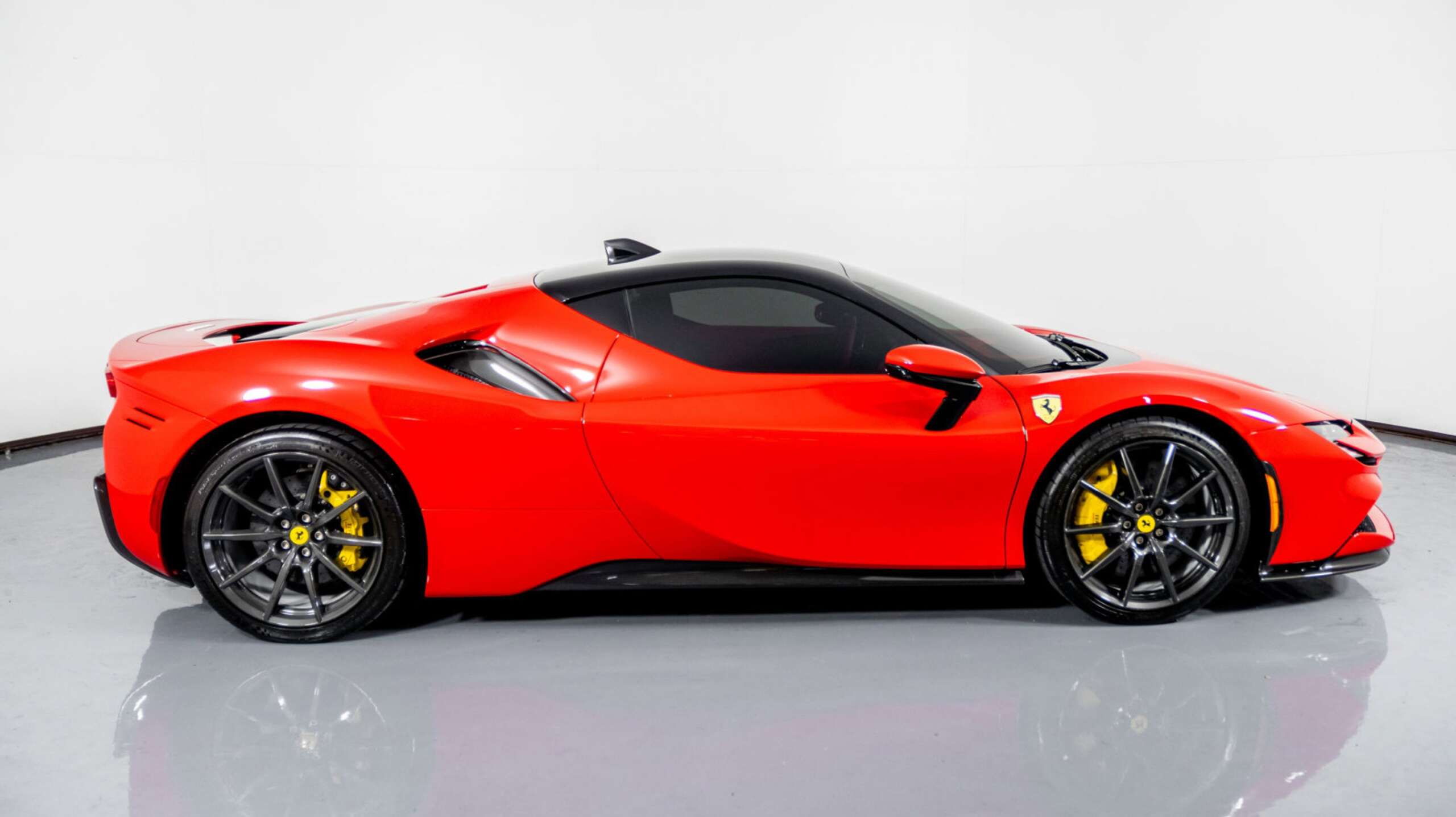 Buy 2023 Ferrari SF90 Stradale3