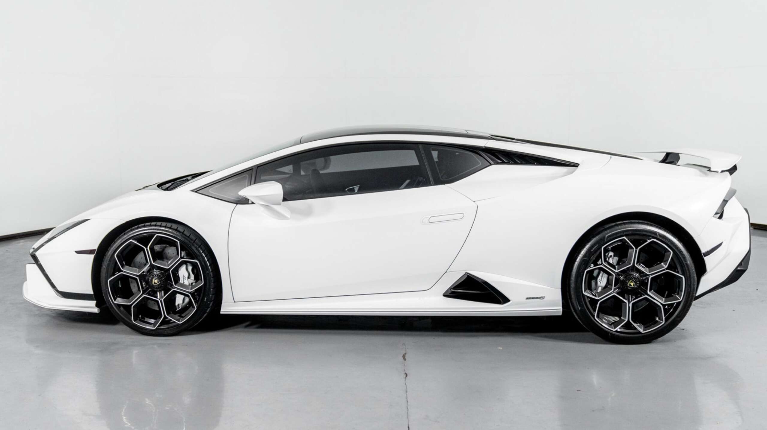 Buy 2023 Lamborghini Huracan Tecnica4