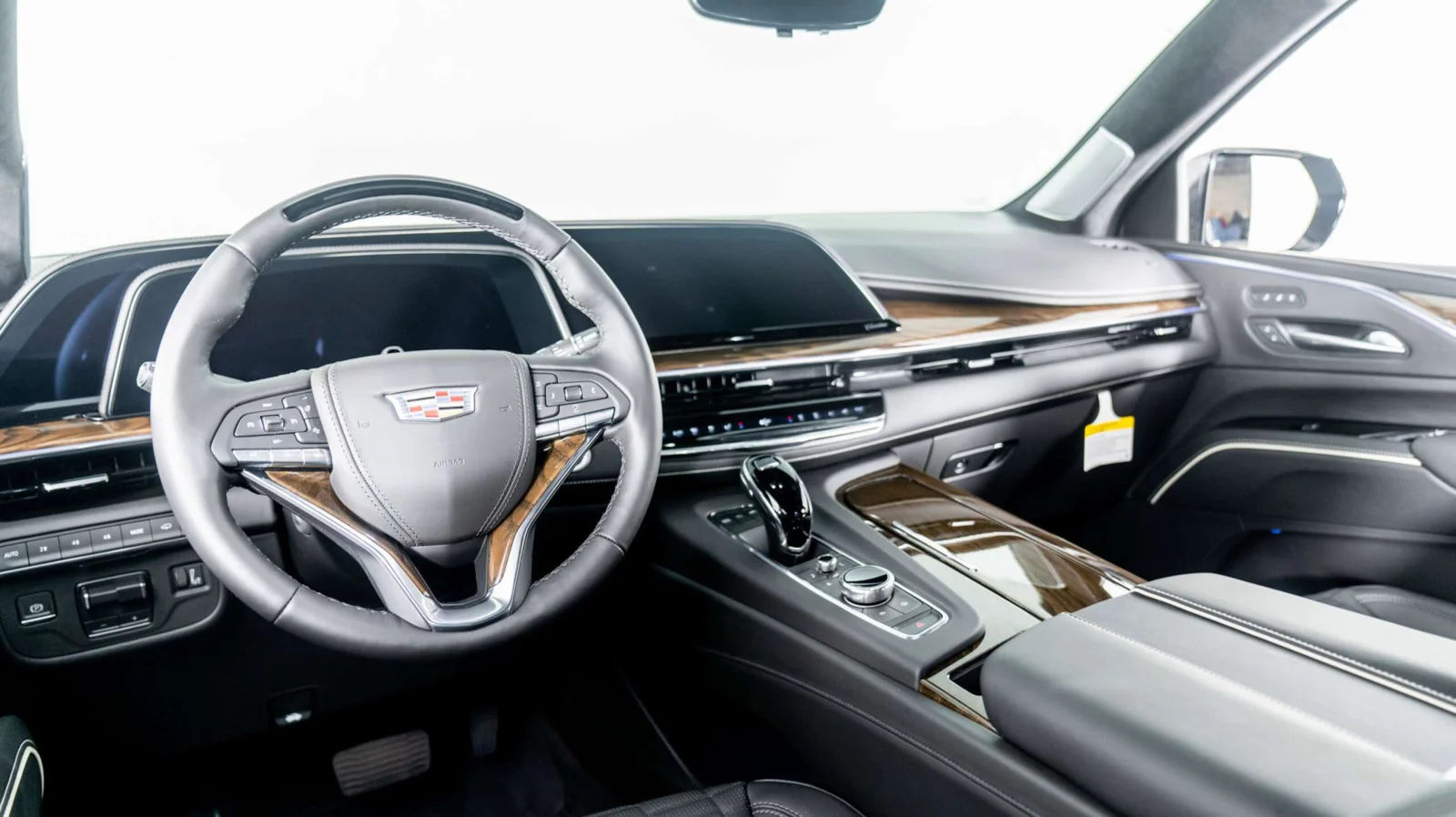 Cadillac 2023 - Image 3