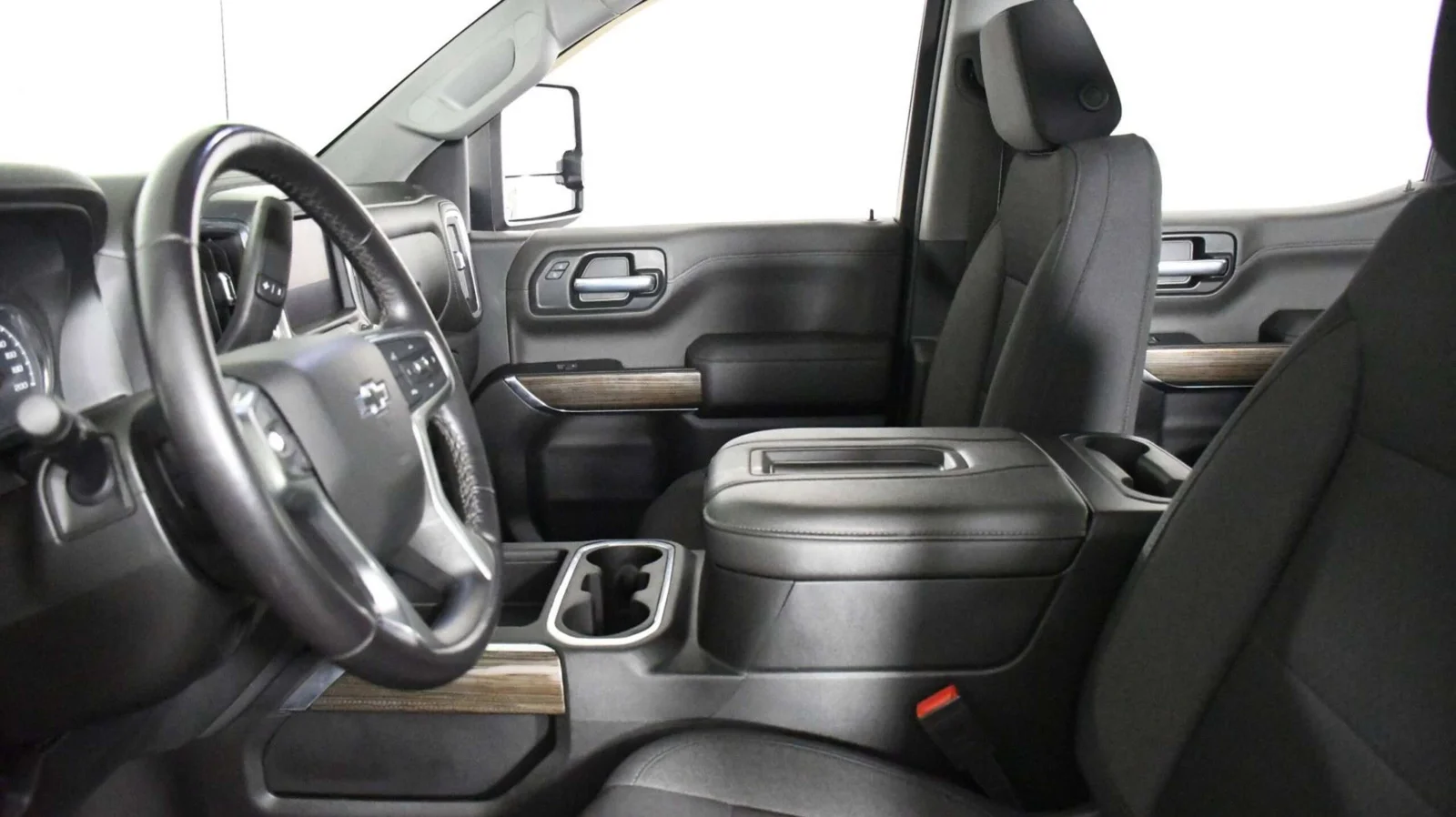 Chevrolet 2022 - Image 2