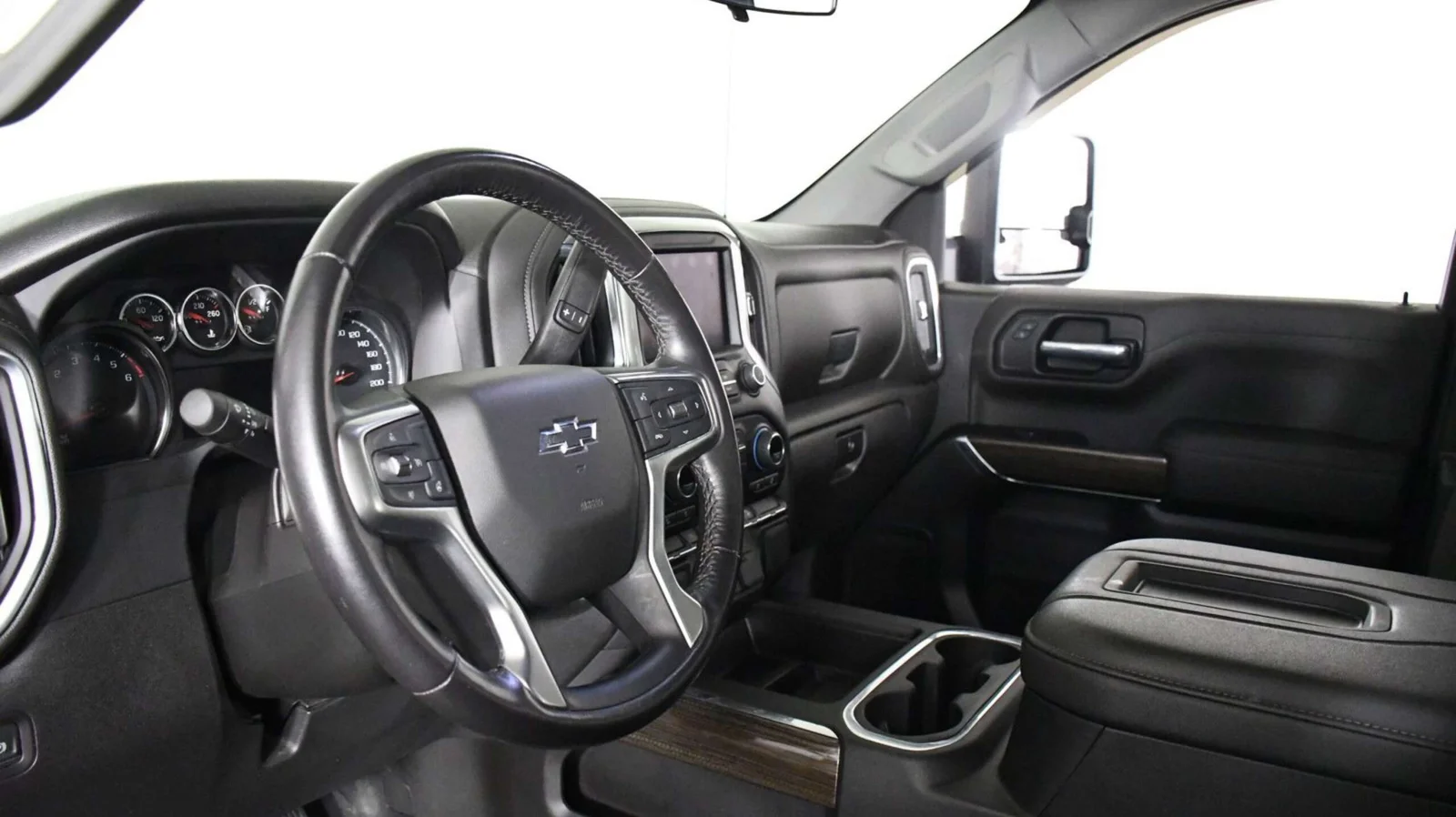 Chevrolet 2022 - Image 7