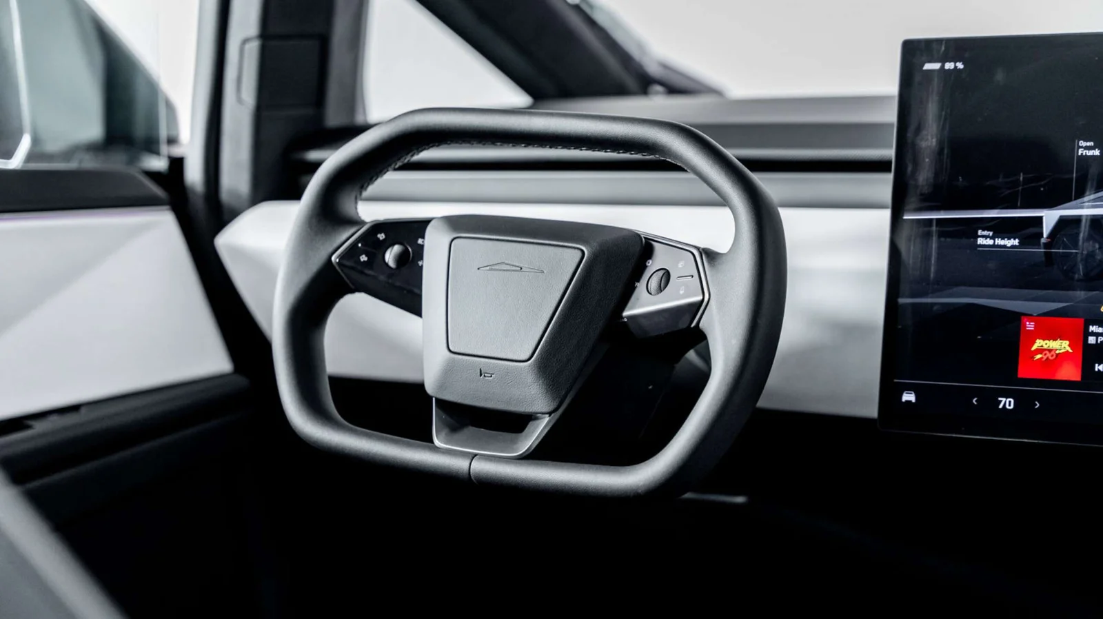 Tesla 2024 - Image 5