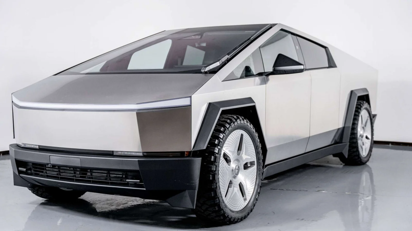 Tesla 2024 - Image 8