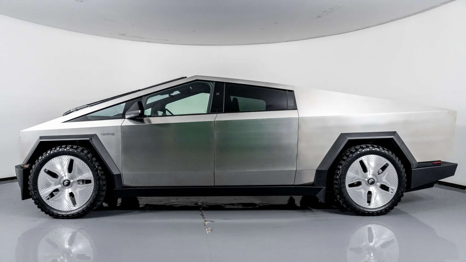 Tesla 2024 - Image 2