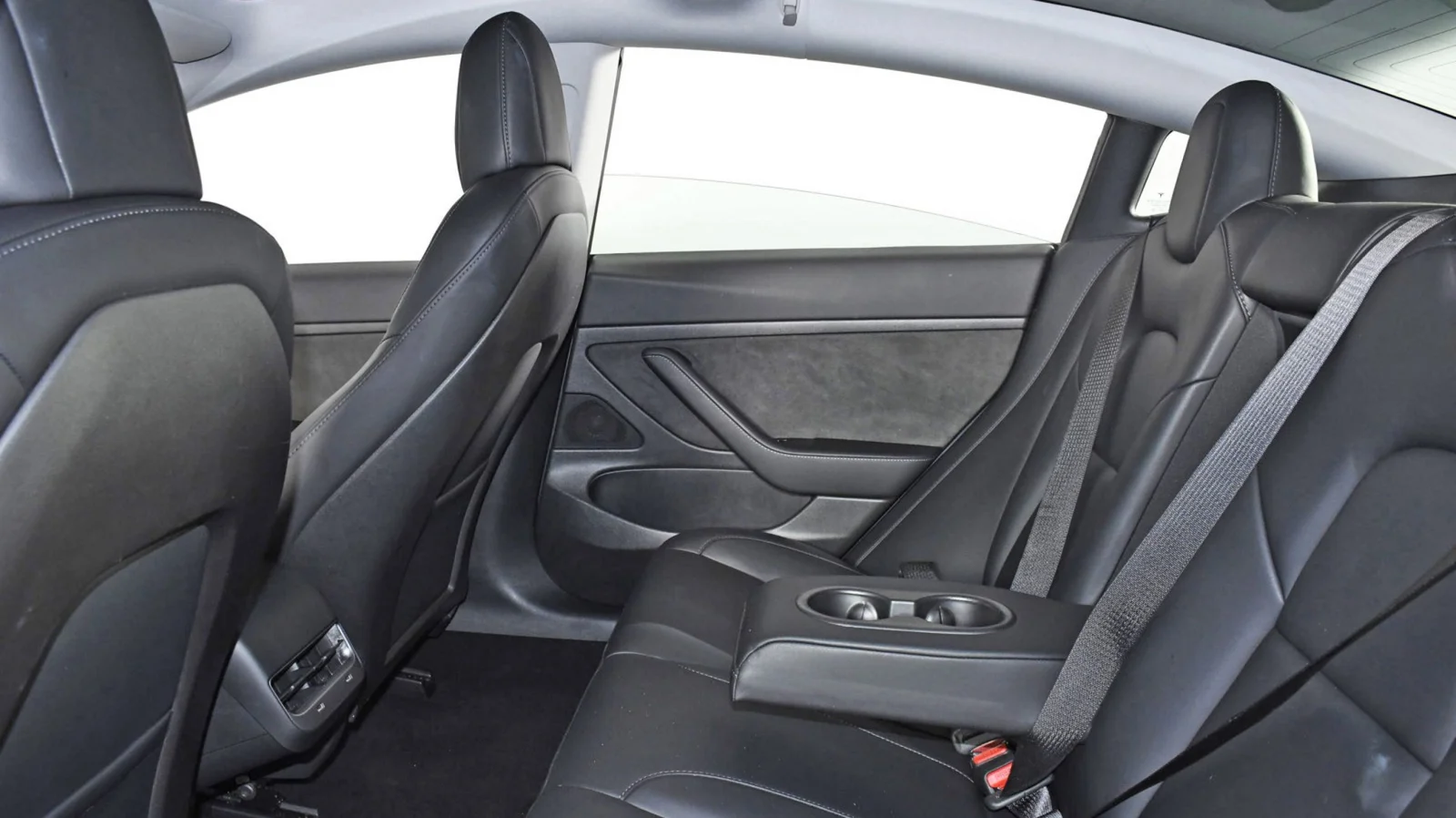 Tesla 2020 - Image 4