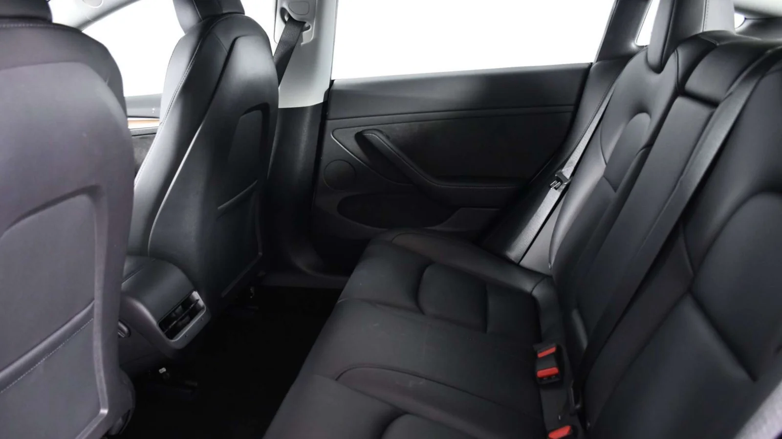 Tesla 2022 - Image 5