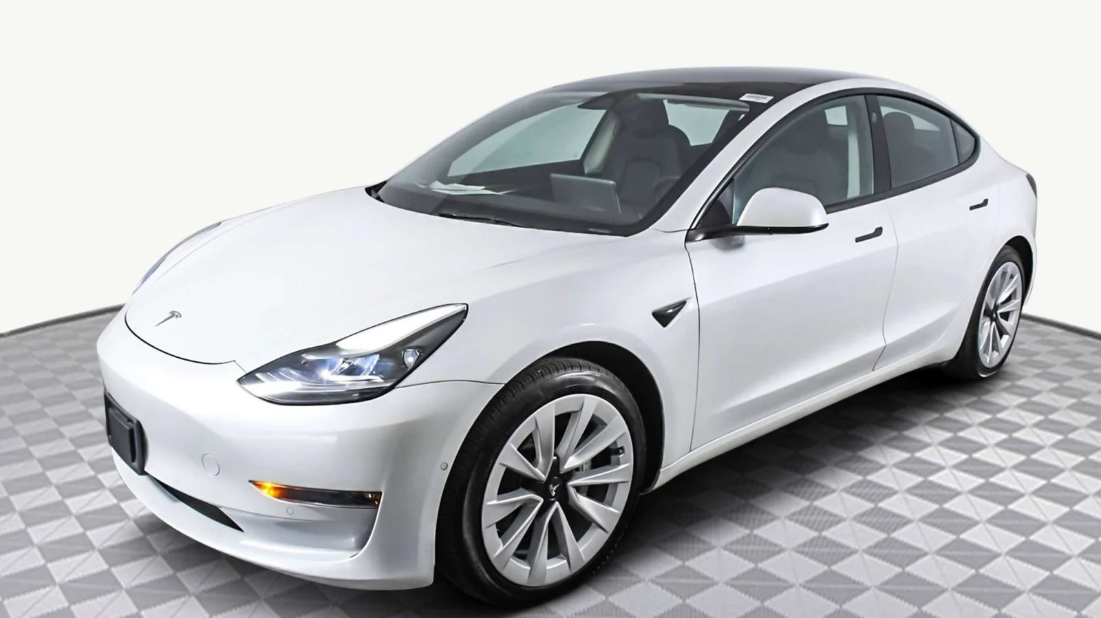 Tesla 2022 - Image 2